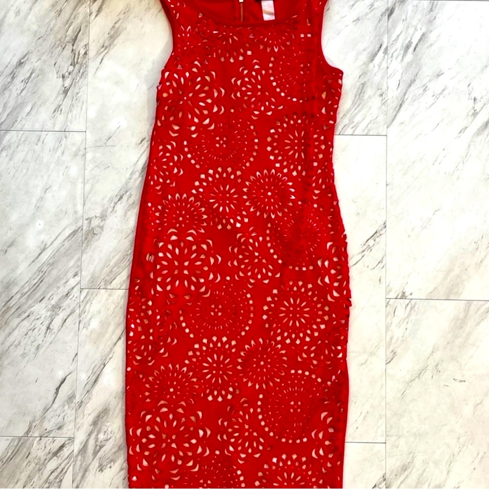Holiday women red sleeveless over knee straight dress